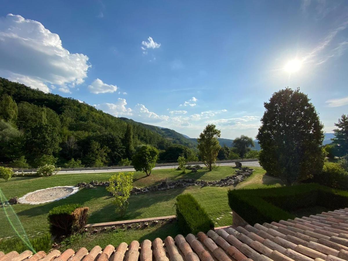 Agriturismo Le Case Asyż Zewnętrze zdjęcie