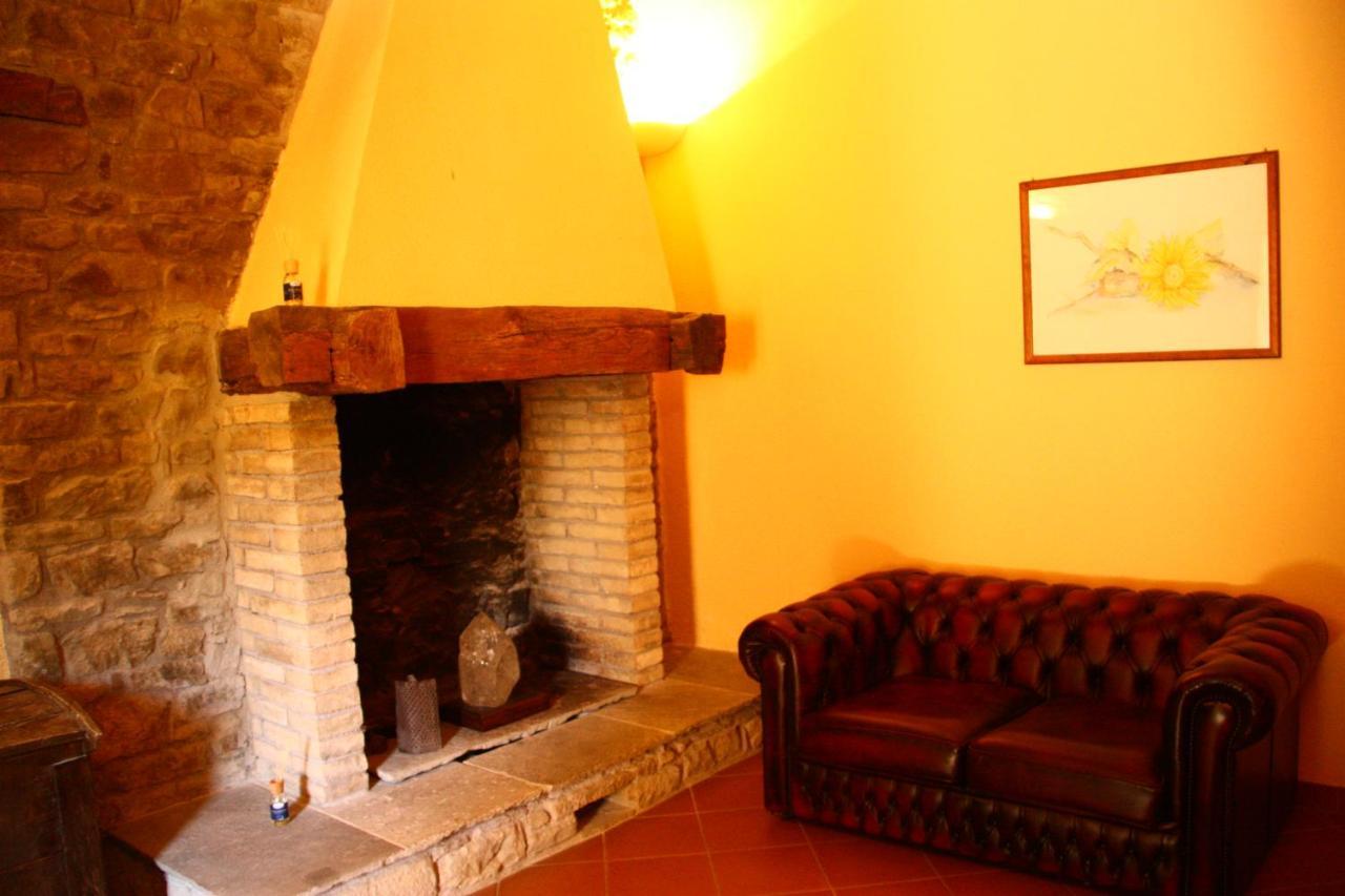 Agriturismo Le Case Asyż Zewnętrze zdjęcie