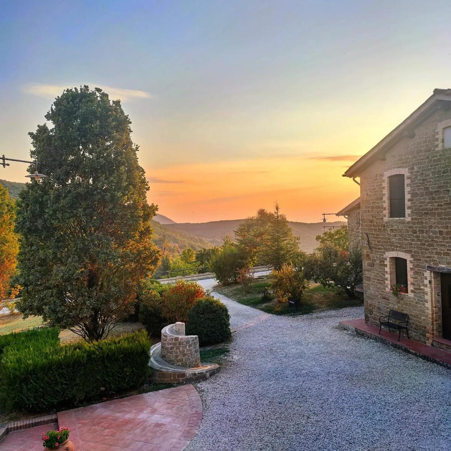 Agriturismo Le Case Asyż Zewnętrze zdjęcie